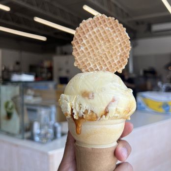 Ruru Baked - Honeycomb milk - Desserts Near Me - Toronto, Ontario