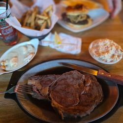 Cedar Lodge - Prime rib!