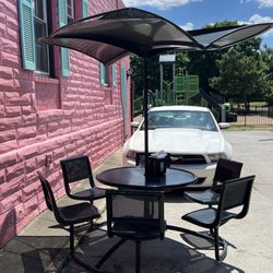Miss Twist Ice Cream - Outdoor seating