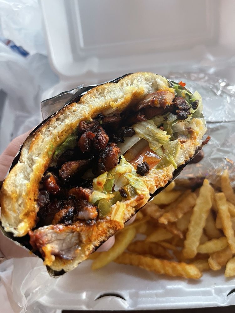 Everest Taqueria