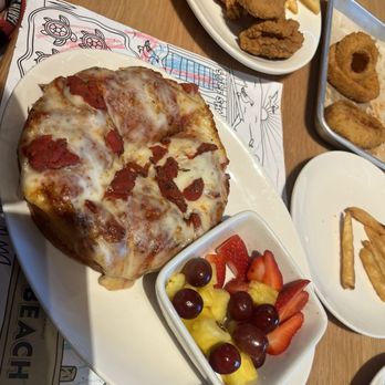BJ's Restaurant & Brewhouse - Kids pizza - American Near Me - Tracy, California