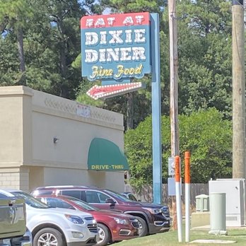 Dixie Diner - Sign that point to awesome southern comfort food - Diners Near Me - Texarkana, Texas Dixie Diner - Sign that point to awesome southern comfort food - Diners Near Me - Texarkana, Texas