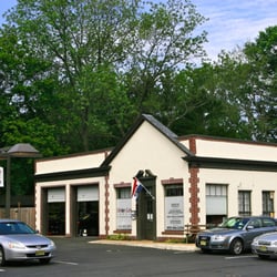 Union Line Garage - Union Line Garage Front Of Auto Repair Business
