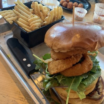 Mammoth Brewing - Damn Good Burger w/onion rings on top - Breweries Near Me - Mammoth Lakes, California Mammoth Brewing - Damn Good Burger w/onion rings on top - Breweries Near Me - Mammoth Lakes, California
