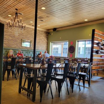 Bodacious Pig Barbecue - Jul 2024 replaced high top tables with standard height!  Usable by people of all ages & abilities.  Makes room more open & inviting. - Barbeque Near Me - Eagle, Idaho