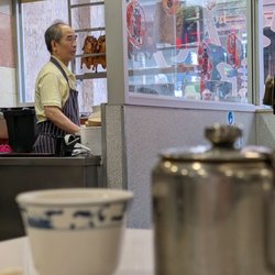 Wong Kei Restaurant - Complementary tea