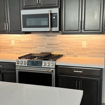 Luxury Vinyl Pro’s - Beautiful overseas backsplash - Flooring Near Me Luxury Vinyl Pro’s - Beautiful overseas backsplash - Flooring Near Me
