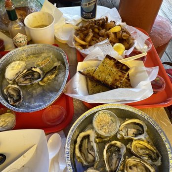 Barbara's Fishtrap - Oysters, garlic bread, clam chowder, fish and tempera - Seafood Near Me - Half Moon Bay, California Barbara's Fishtrap - Oysters, garlic bread, clam chowder, fish and tempera - Seafood Near Me - Half Moon Bay, California