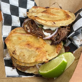 El Veneno - Barbacoa Mulitas - very very yummy - Mexican Near Me El Veneno - Barbacoa Mulitas - very very yummy - Mexican Near Me