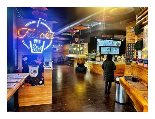 Taichi Bubble Tea, Ramen and Poke Bowl - Rogers Park by null