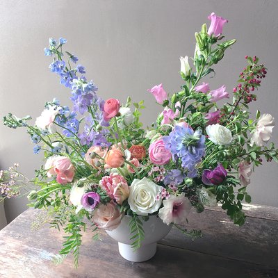 Local Flower Delivery - We are a local and family owned floral design studio and we offer fresh flower arrangement deliveries in the greater Portland area!
We offer Designer's Choice arrangement only and below are some of the examples from the past. While we cannot guarantee a specific flower type, each arrangement will be unique, one-of-a-kind design and customized to express the sentiment of the occasion! Please choose the option that fits your budget and let our designer create something beautiful for you!