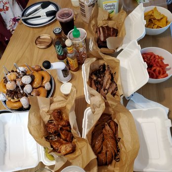 Dickey's Barbecue Pit - Ordered for a bday party. Definitely wont do it again. Meat was all super dry. - Barbeque Near Me - Everett, Washington