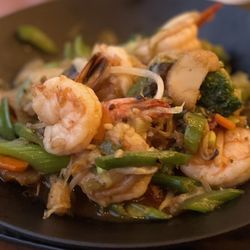 Rim Talay Thai Cuisine - Mixed Vegetables with shrimp