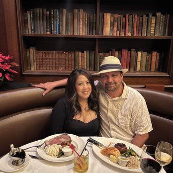 Hy's Steak House - Surf and Turf Alae Salt Roasted Prime Rib - Steakhouses Near Me - Honolulu, Hawaii