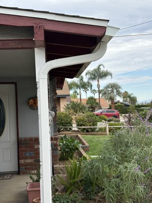 Gutters 2025 - Removed old gutter, installed high gloss white seamless gutter and downspout. Customer was more than satisfied. Gutters 2025 - Removed old gutter, installed high gloss white seamless gutter and downspout. Customer was more than satisfied.