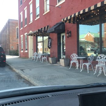 Mollys Courtyard Cafe - Front of cafe - Cafes Near Me - Marietta, Pennsylvania