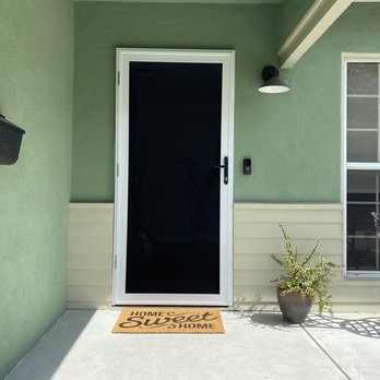 Screenmobile of Pasadena/Arcadia - Front screen door from exterior - Door Sales/Installation Near Me Screenmobile of Pasadena/Arcadia - Front screen door from exterior - Door Sales/Installation Near Me