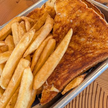 Tillamook Creamery - Grilled cheese. - Cheese Shops Near Me - Tillamook, Oregon