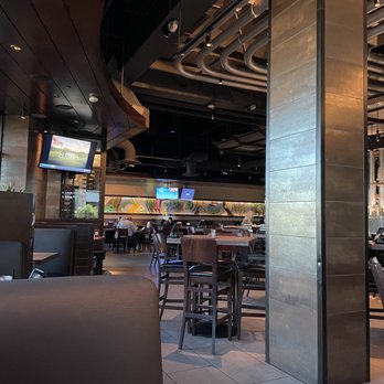 Yard House - New American Near Me - Tucson, Arizona