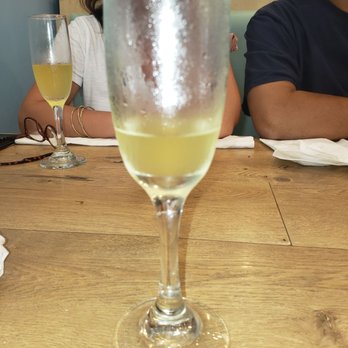 Aloha Kitchen - Lilikoi mimosa - Breakfast & Brunch Near Me - Honolulu, Hawaii
