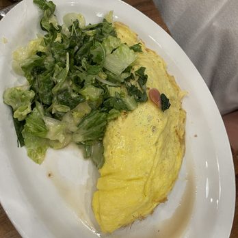 Big Bad Breakfast - Florence - Veggie Omelet with tossed greens - Breakfast & Brunch Near Me - Florence, Alabama