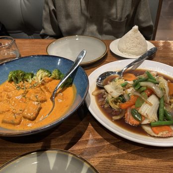 Soul Thai Kitchen & Bar - Penang curry with tofu on the left and Spicy Sweet Basil (Ka-Pow) with vegetables on the right - Thai Near Me - Arlington, Virginia Soul Thai Kitchen & Bar - Penang curry with tofu on the left and Spicy Sweet Basil (Ka-Pow) with vegetables on the right - Thai Near Me - Arlington, Virginia