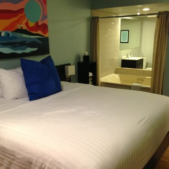 Hotel CURRENT - King Bed - Hotels Near Me - Long Beach, California