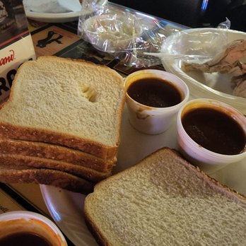 Dreamland BBQ - Bread - Barbeque Near Me - Tuscaloosa, Alabama