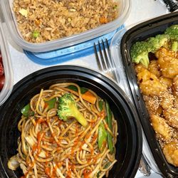 Sky Dragon Restaurant - Vegetable LoMein, Sesame Chicken & Fried Rice!