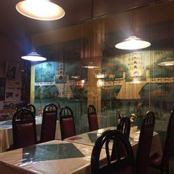 Harman's Cafe - The space! They have a large round table in the back.