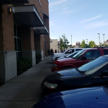 LA Fitness - People waiting to get in at 8:44. Gym is supposed to open at 8 am... - Gyms Near Me - Seattle, Washington LA Fitness - People waiting to get in at 8:44. Gym is supposed to open at 8 am... - Gyms Near Me - Seattle, Washington