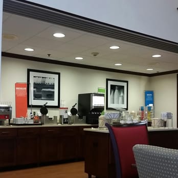 Hampton Inn & Suites Bethlehem - Breakfast bar - Hotels Near Me - Bethlehem, Pennsylvania Hampton Inn & Suites Bethlehem - Breakfast bar - Hotels Near Me - Bethlehem, Pennsylvania