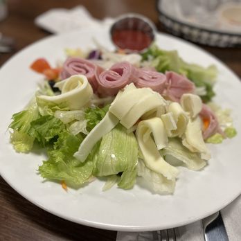 Hysen's Nizza Pizza - Chef Salad - Pizza Near Me - Fort Worth, Texas Hysen's Nizza Pizza - Chef Salad - Pizza Near Me - Fort Worth, Texas