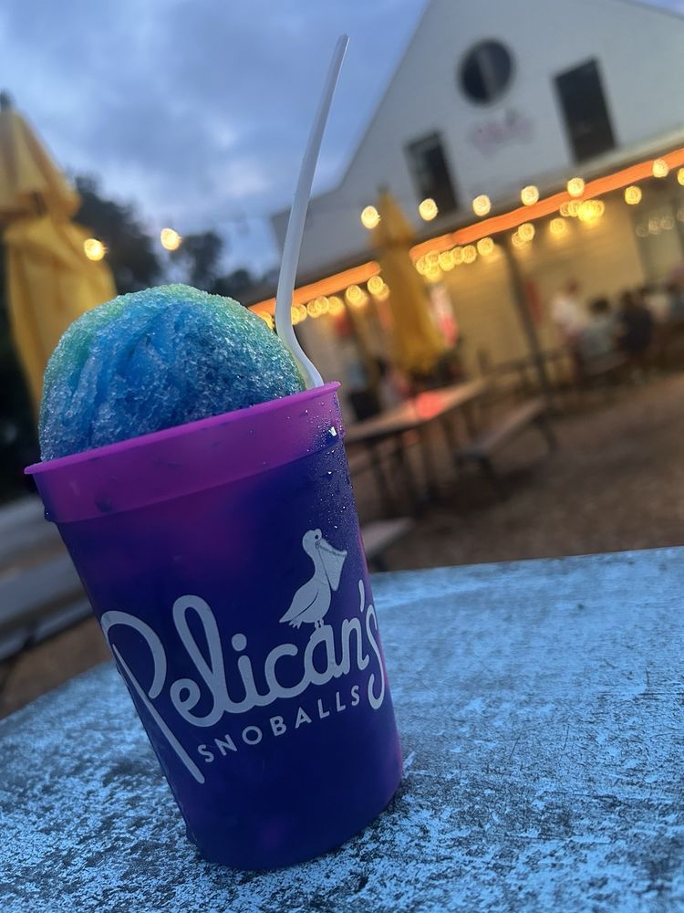 Pelican's SnoBalls Logo