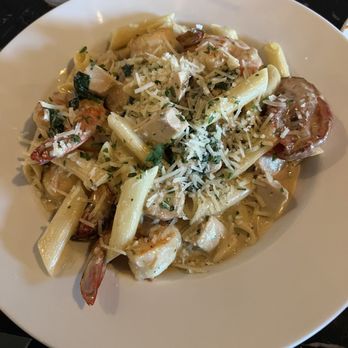 Tre Luna Bar and Kitchen - Penne Pasta with chicken & shrimp - Italian Near Me - Hoover, Alabama Tre Luna Bar and Kitchen - Penne Pasta with chicken & shrimp - Italian Near Me - Hoover, Alabama