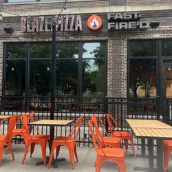 Blaze Pizza - outside seating