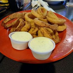 Big Red Restaurant & Sports Bar - Onion rings