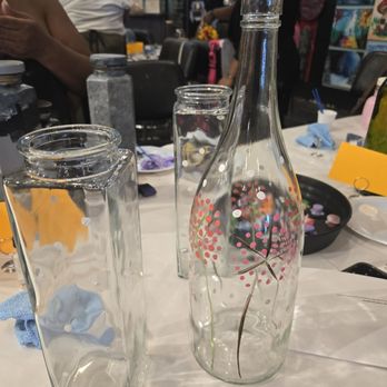 Wine and Canvas - Las Vegas - People left with unfinished projects - Party & Event Planning Near Me - Henderson, Nevada Wine and Canvas - Las Vegas - People left with unfinished projects - Party & Event Planning Near Me - Henderson, Nevada