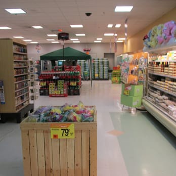 Shaw's - Wide aisles - Grocery Near Me - Gloucester, Massachusetts