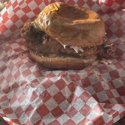 Flirty Bird Nashville Hot Chicken - Hot Flirt Chicken Sandwhich