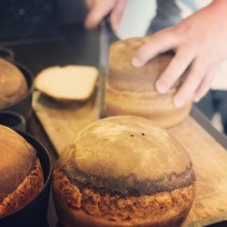 Autour de la Table - Notre pain en cocotte