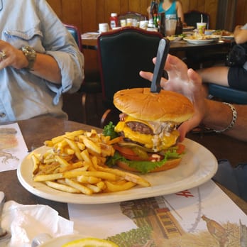 Hi-Lo Cafe - Double the meat for the Mountain Burger is the way o go - American Near Me - Weed, California