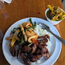 steamed rice with 3 entrees steamed rice with 3 entrees