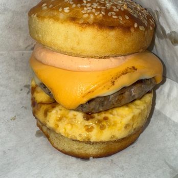 Annelies - Sausage egg and cheese - Cafes Near Me - Berlin, BE