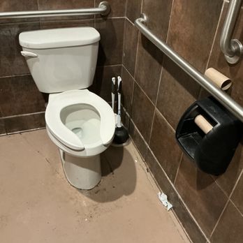Wingstop - No toilet paper, pee all over toilet seat - Chicken Wings Near Me - Evansville, Indiana