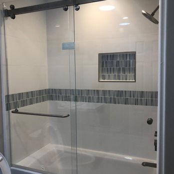 Level Up Home Builders - White remodeled Bath - General Contractors Near Me - Mountain View, California
