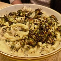 Brava Cucina - Mattys Chicken Broccoli Alfredo