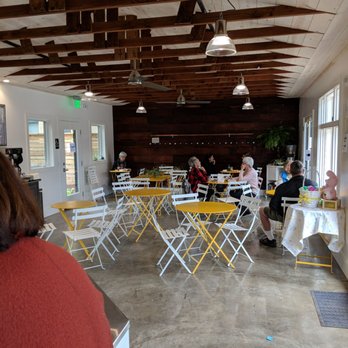 Les Pascals - Inside - Bakeries Near Me - Glen Ellen, California