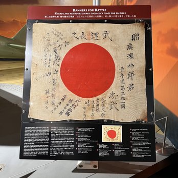 Pearl Harbor Aviation Museum - 日本軍の日の丸の旗 - Museums Near Me - Honolulu, Hawaii