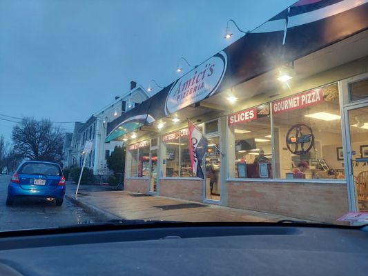 Amici's Pizzeria by null